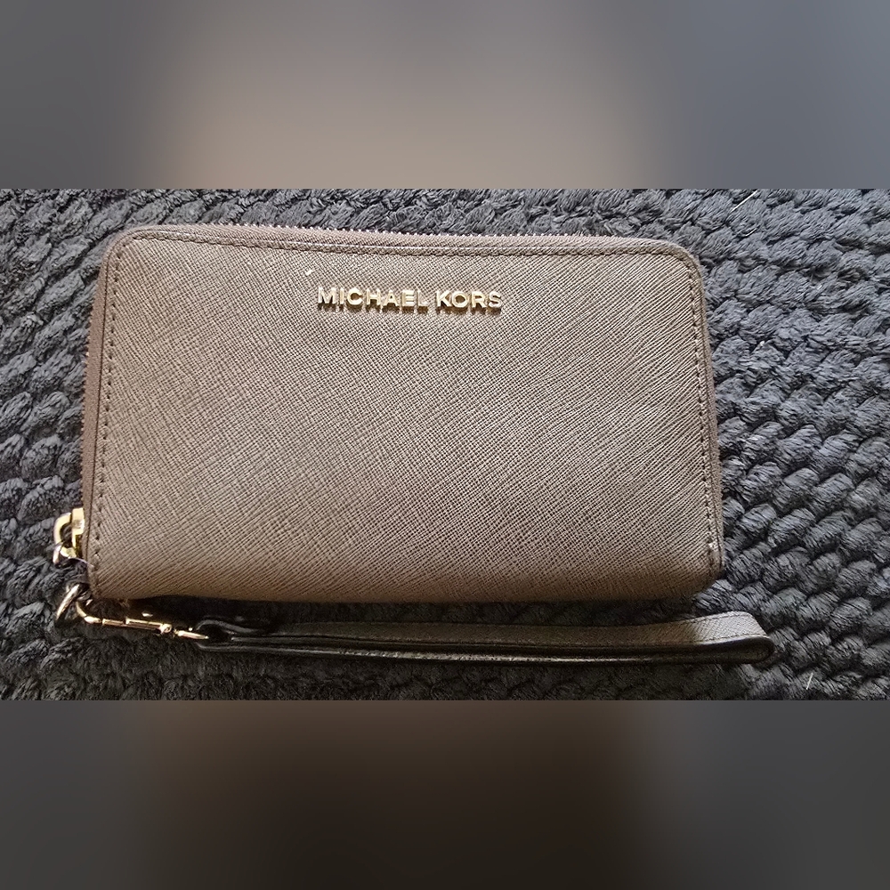 Michael Kors HUSK Wallet